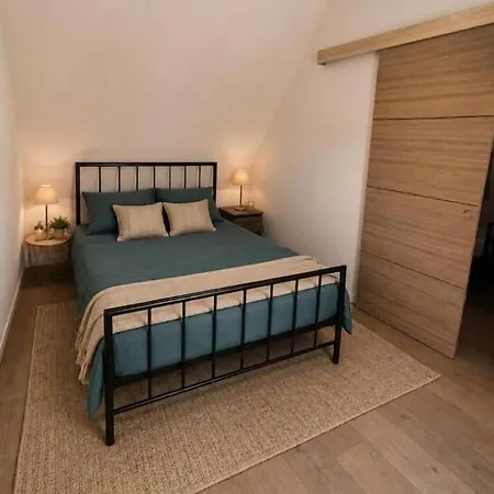 Logis De L'eperon Holiday home *